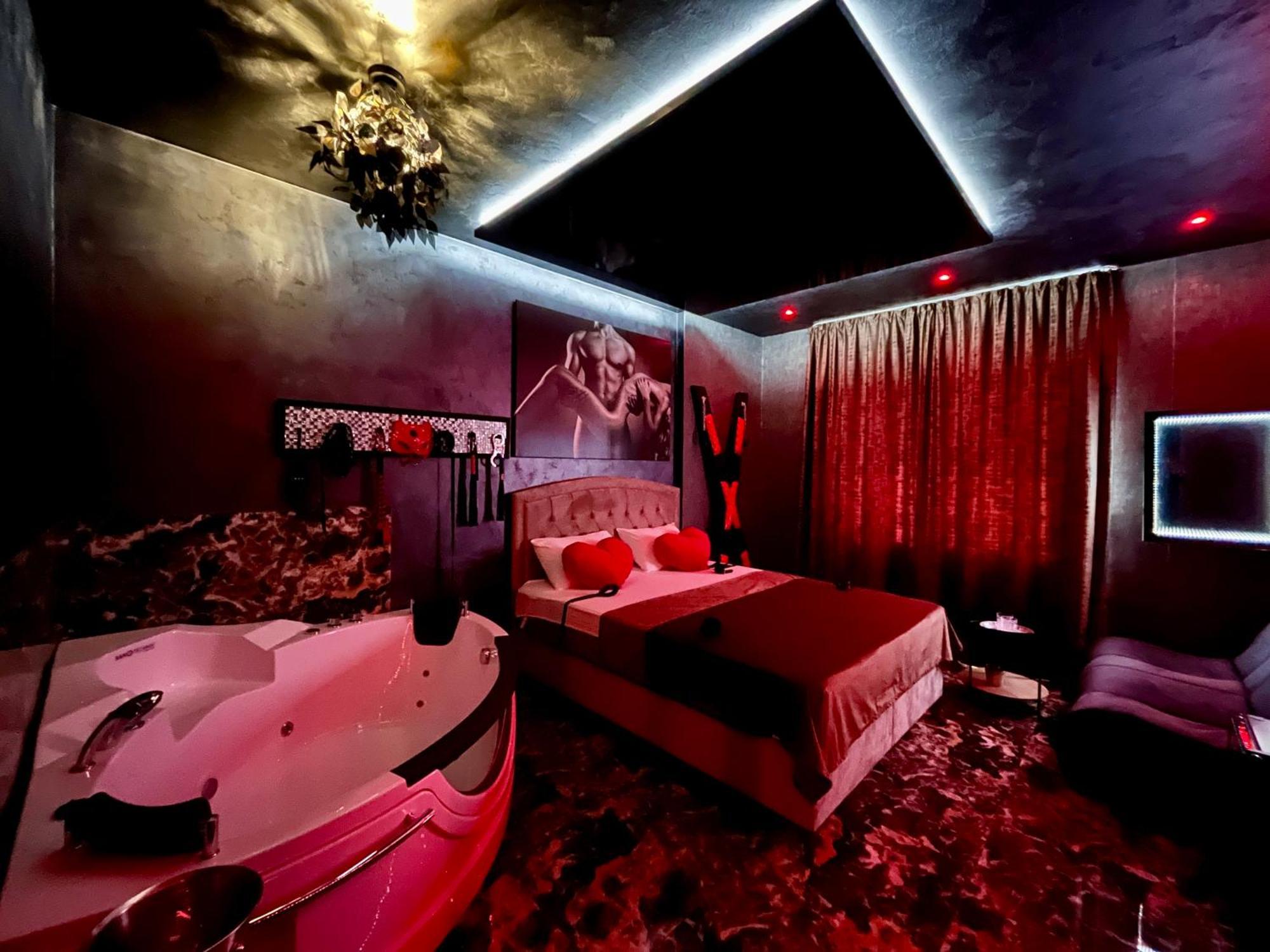 Love Room Bukurešť Exteriér fotografie