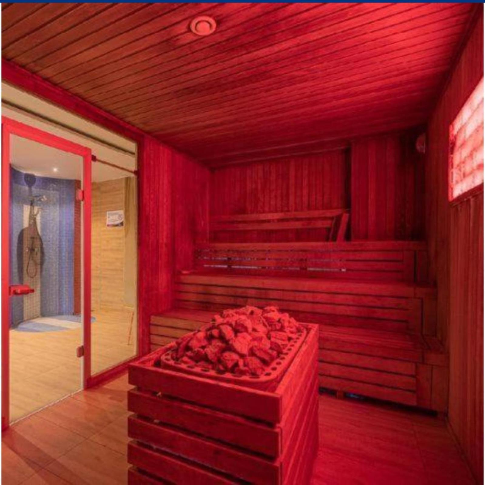Love Room Bukurešť Exteriér fotografie