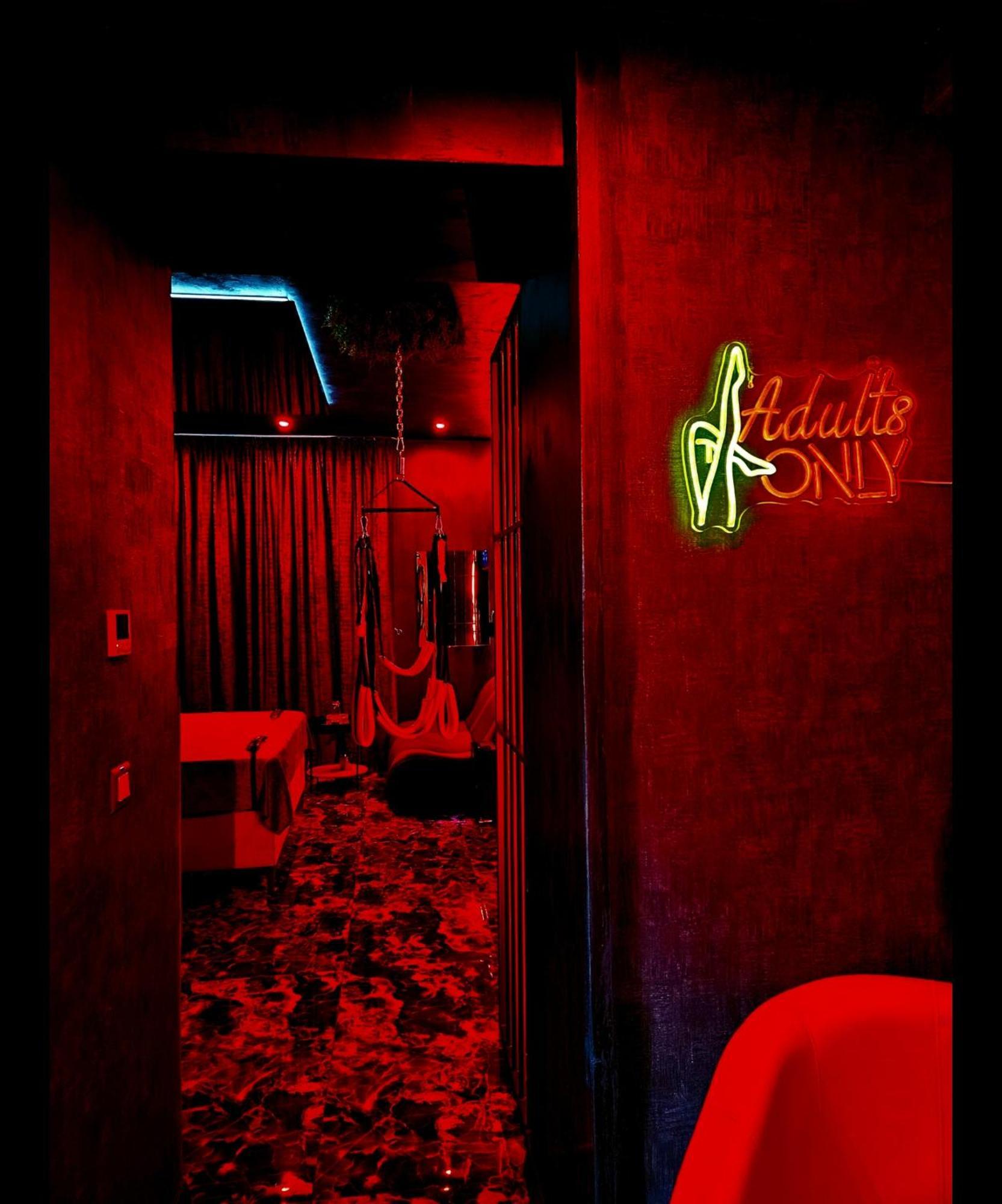 Love Room Bukurešť Exteriér fotografie