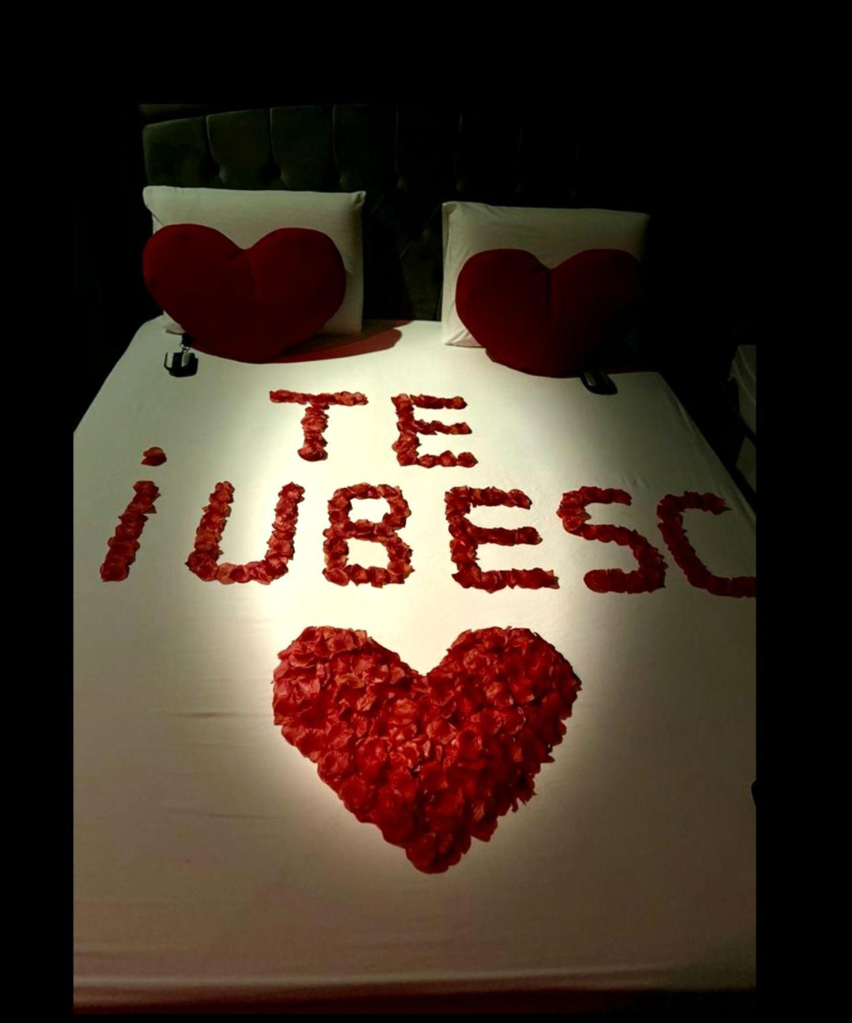 Love Room Bukurešť Exteriér fotografie